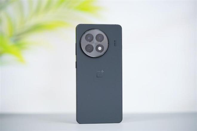：最具性价比的骁龙8至尊旗舰 游戏水桶机皇！PP电子免费模拟器一加Ace 5 Pro评测(图16)